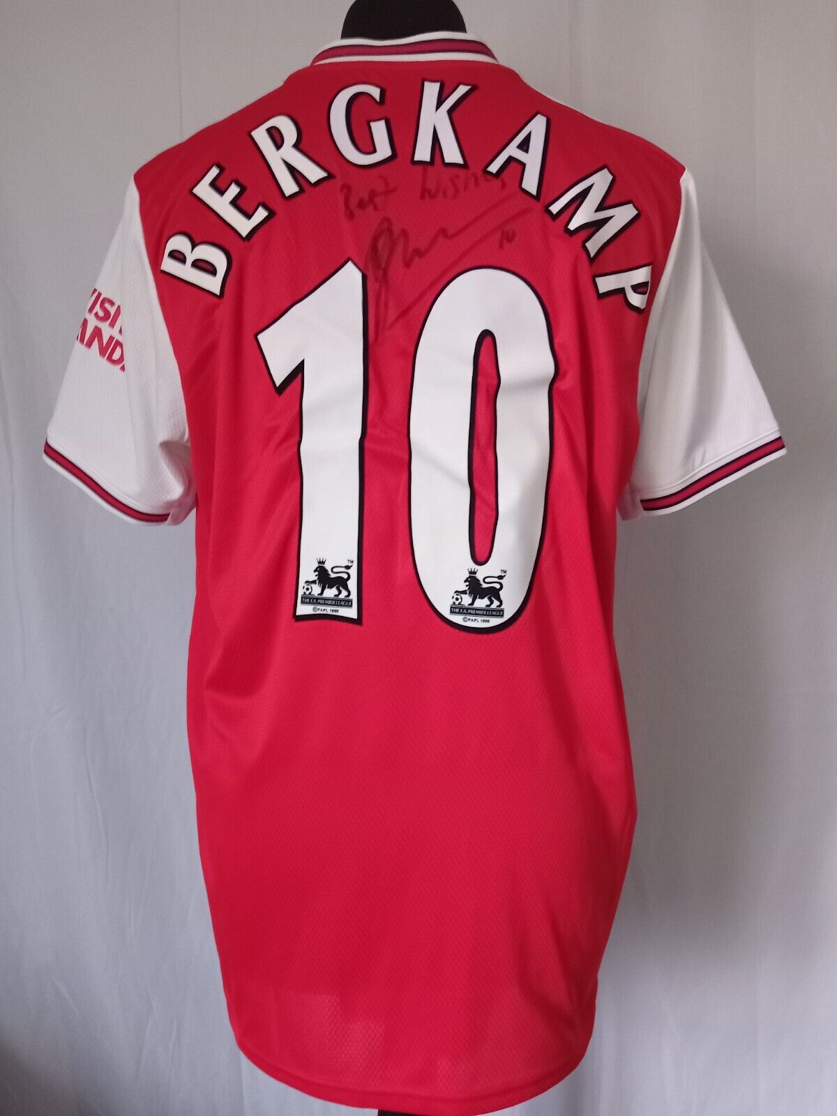 Arsenal Number 10 Home Shirt Signed Dennis Bergkamp Arsenal Number 10 Home Shirt Signed Dennis Bergkamp