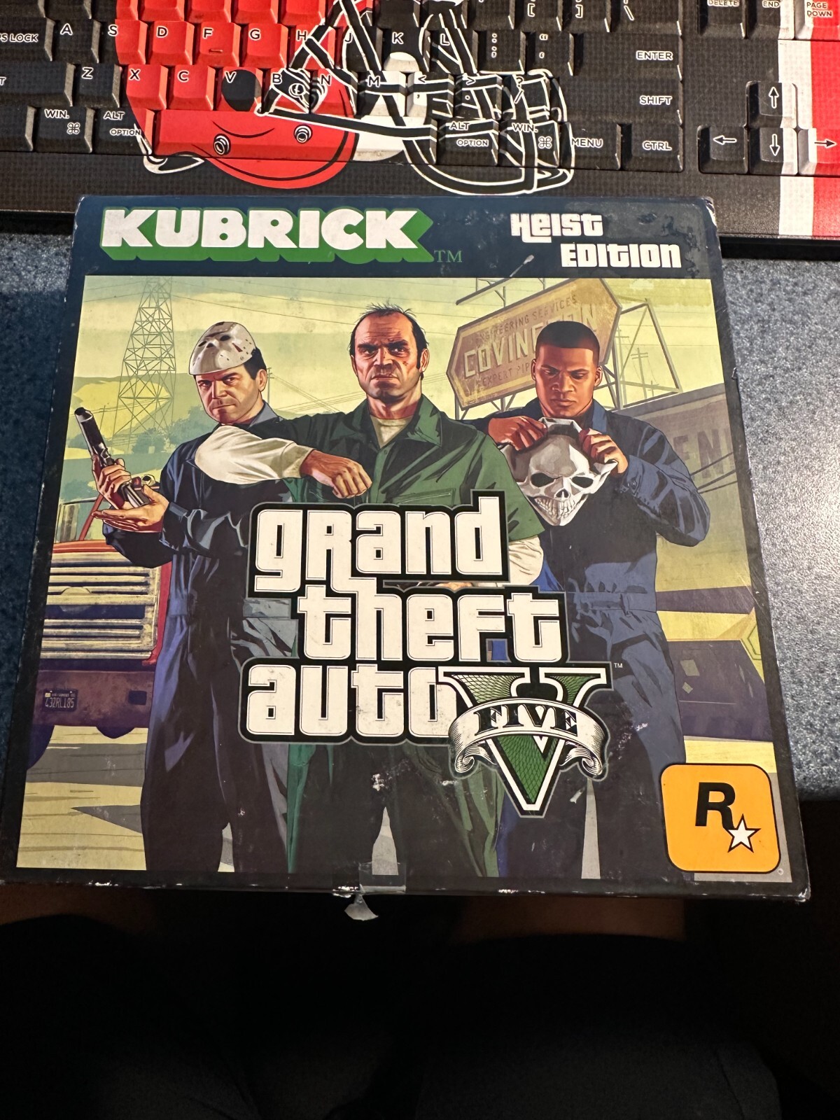 MEDICOM TOY - KUBRICK Grand theft auto Ⅴ heist edition s-l1200.jpg