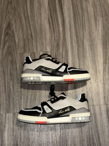 Louis vuitton Trainer Sneakers || LV Sz 7 = US 9 || black Louis vuitton Trainer Sneakers || LV Sz 7 = US 9 || black