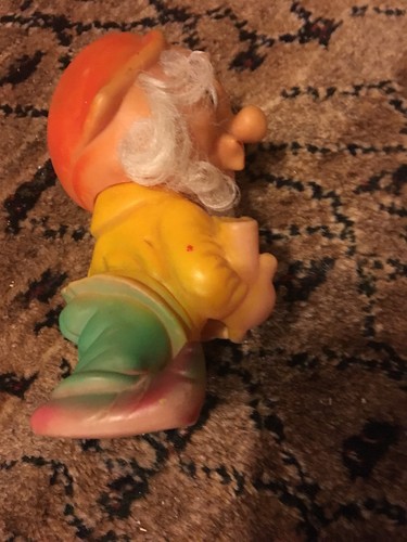 RARE VINTAGE WALT DISNEY SNOW WHITE & 7 DWARFS Rubber 7” Taiwan Made