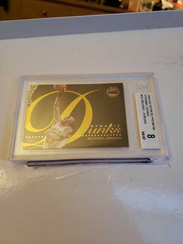 1993-94 Skybox Premium Dynamic Dunks #D4 Michael Jordan - NM