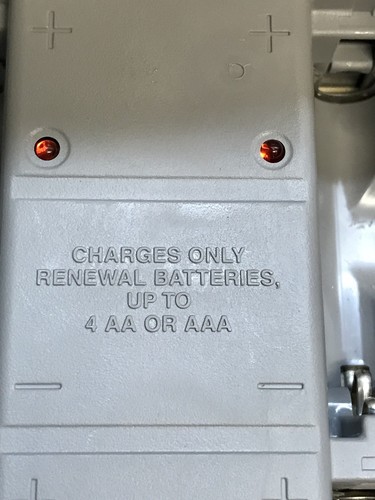 Charger Rayovac Renewal Power Station Model PS1 for 4 AAA or AA Batteries