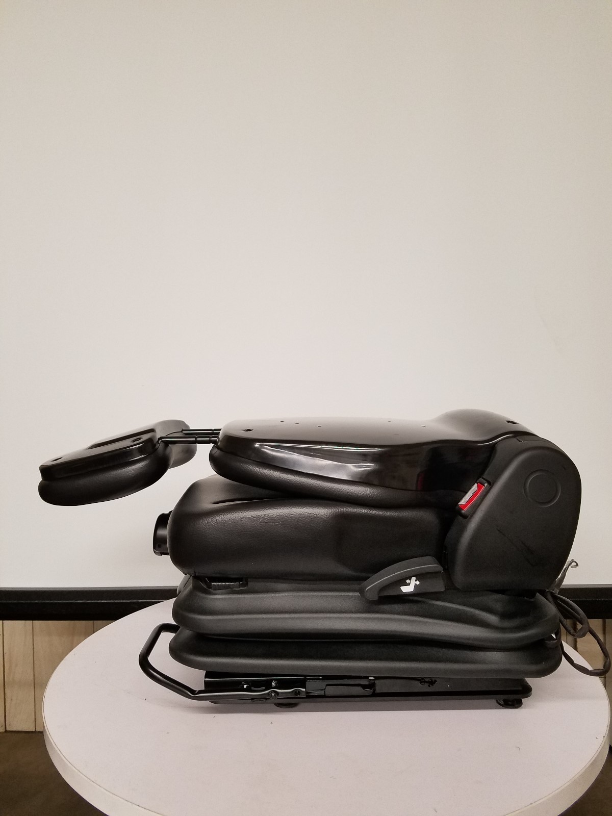 Seat for Construction, ZTR Mower, Skid Steer, Paving Machinery, Mini Excavators