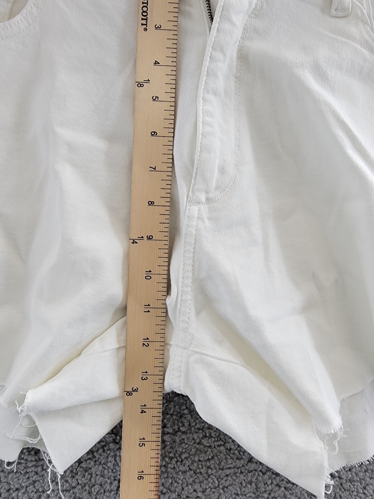 DL1961 Zoie Cutoff Denim Shorts Women's 29 White Frayed Hem Button Zip Closure - Picture 8 of 17