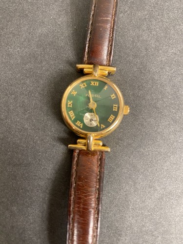 Vintage women's fossil watch sale
