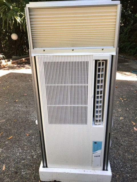 vertical window mount air conditioner