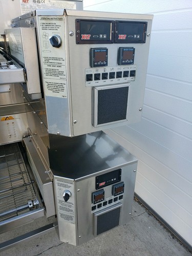 XLT MODEL 3270 DOUBLE STACK GAS PIZZA OVENS **32