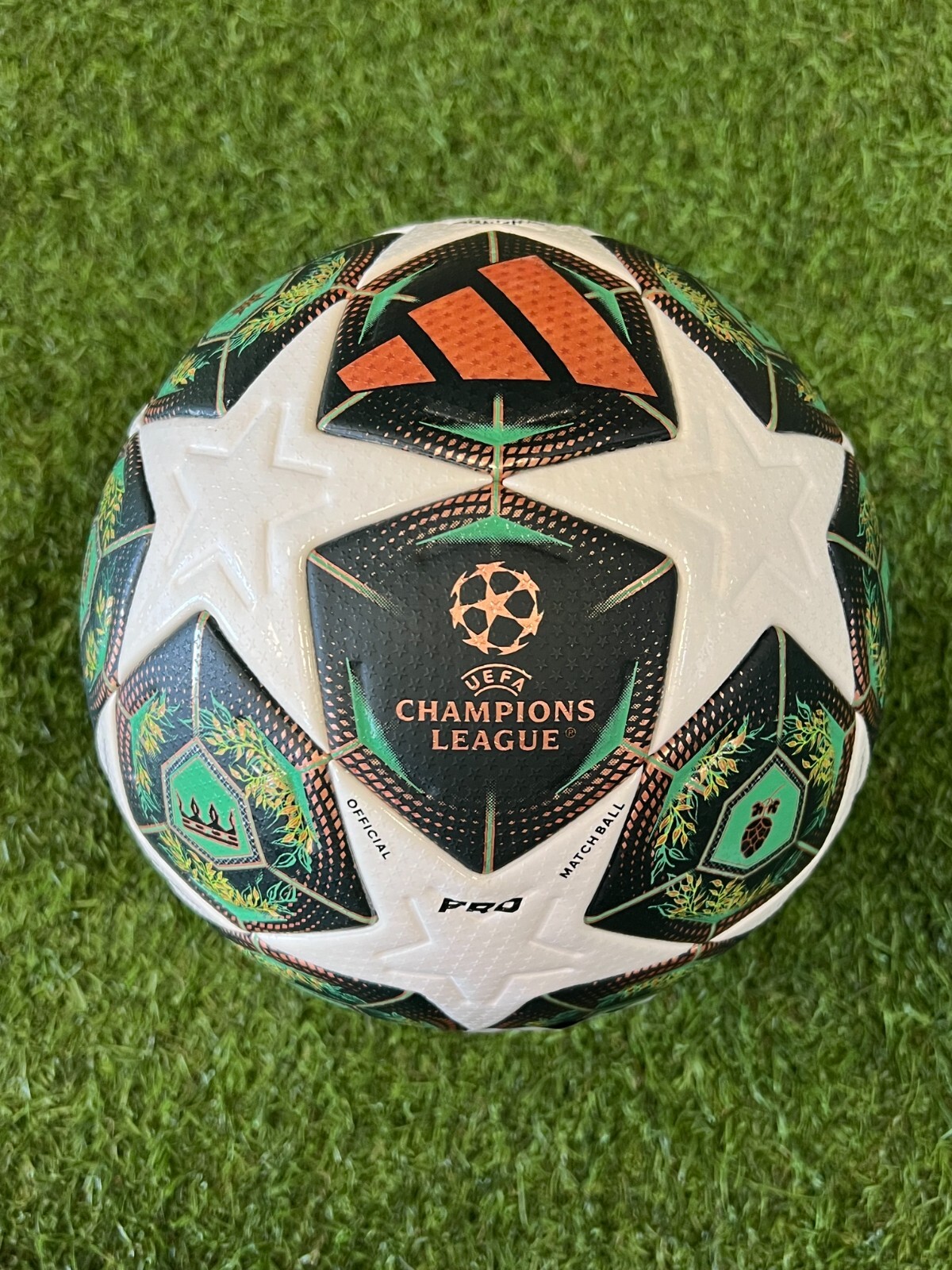 UEFAチャンピオンズリーグ　メディア配布　激レア　非売品　お宝　メッシ Amazon | 2021-22 Topps UEFA Champions League Collection