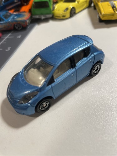 トミカ Nissan LEAF スケール1/68 ミニカー Nissan LEAF リーフ