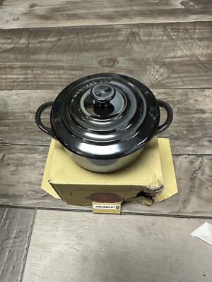 NIB~LE CREUSET ~ PETITE ROUND 8 OZ STONEWARE CASSEROLE WITH LID ~ BLACK NICKEL  