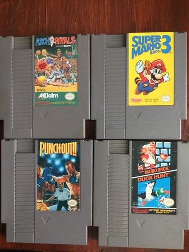 Nintendo NES console Bundle W/4 Games + 2 Controllers