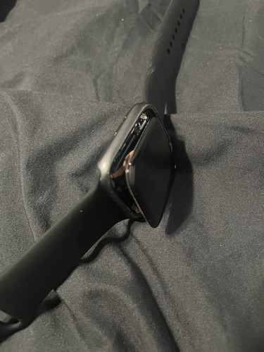 Apple Watch Series 4 44mm (GPS + Cellular) Aluminum Case Apple Watch Series 4 44mm (GPS + Cellular) Aluminum Case