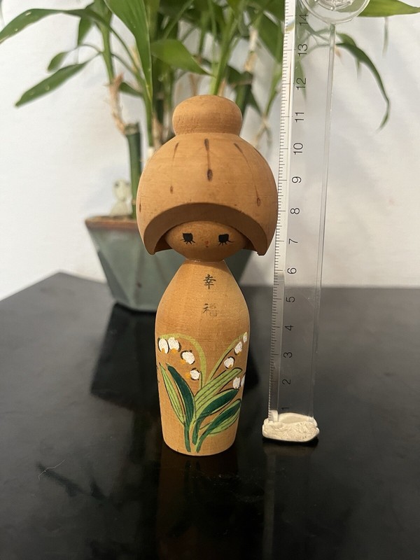 Kokeshi CrÃ©Ative Sosaku Fleurs Muguet Bonheur