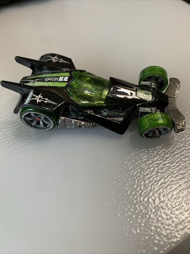 絶版品未開封新品：Hot Wheels RD-06 HW RACE CFL95 Hot Wheels Acceleracers Racing Drones RD-06 Car Black Green