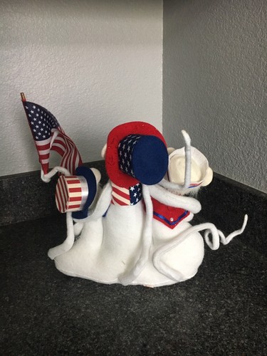 Annalee 2004 Flag Waiving Patriotic 4th of July. Set of 3 dolls. Excellent cond!