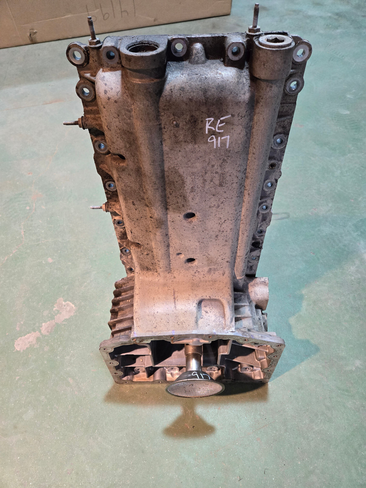 6.7L Powerstroke Upper Oil Pan bc3q-6675-eg bc3q-6676-fa - Picture 6 of 12