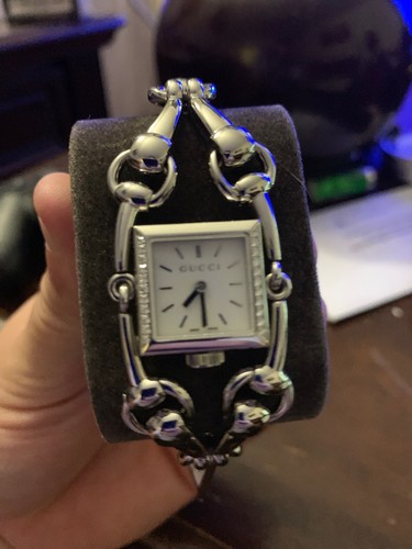 GUCCI レディースブレスウォッチ　YA116301 GUCCI レディースブレスウォッチ YA116301