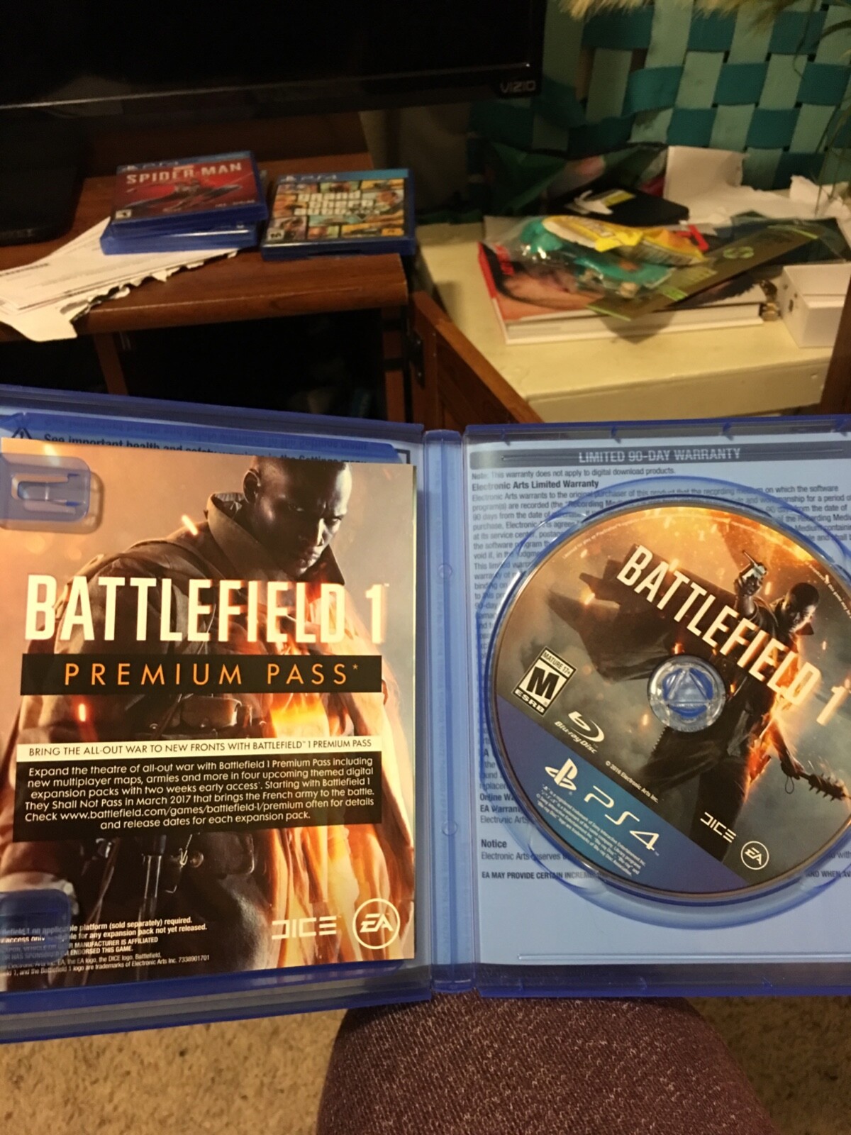 battlefield 1. Like new, no scratches! Comes with ‘like new’ case.