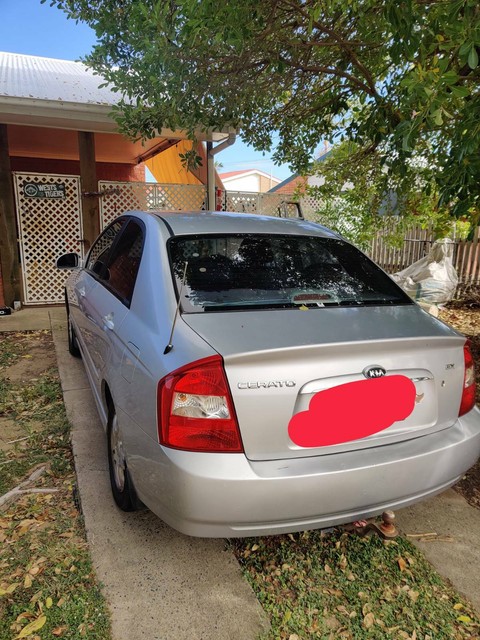 Kia cerato 2003