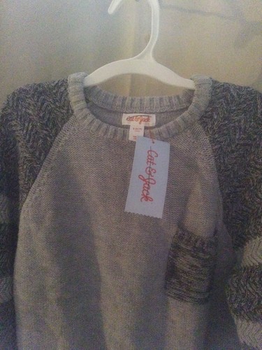 NWT-Boys size 6/7-Pullover sweater-Cat & Jack-Gray w/green trim-(D21)