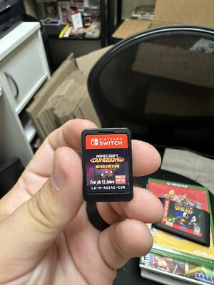 Minecraft Dungeons Hero Edition Nintendo Switch Cartridge Only TESTED