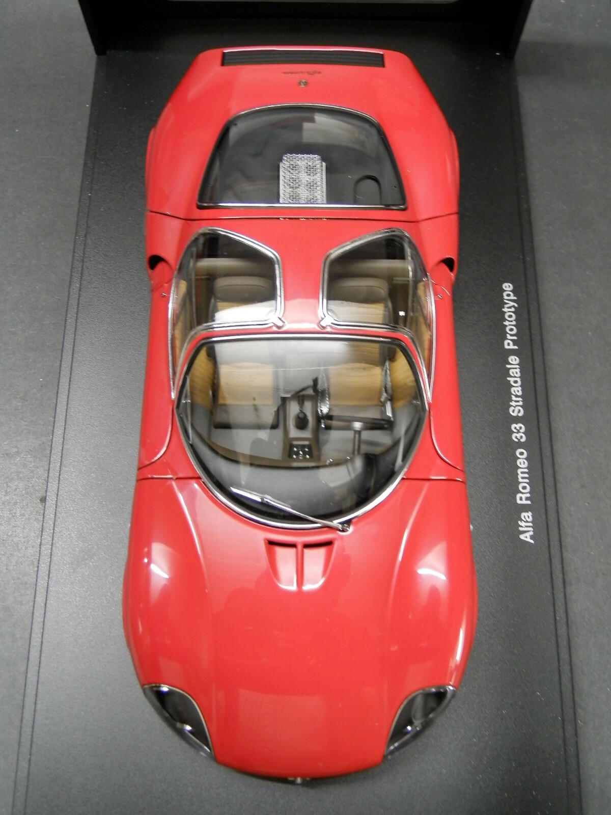 Alfa Romeo 33 Stradale AUTOａｒｔ1/18 s-l1200.jpg