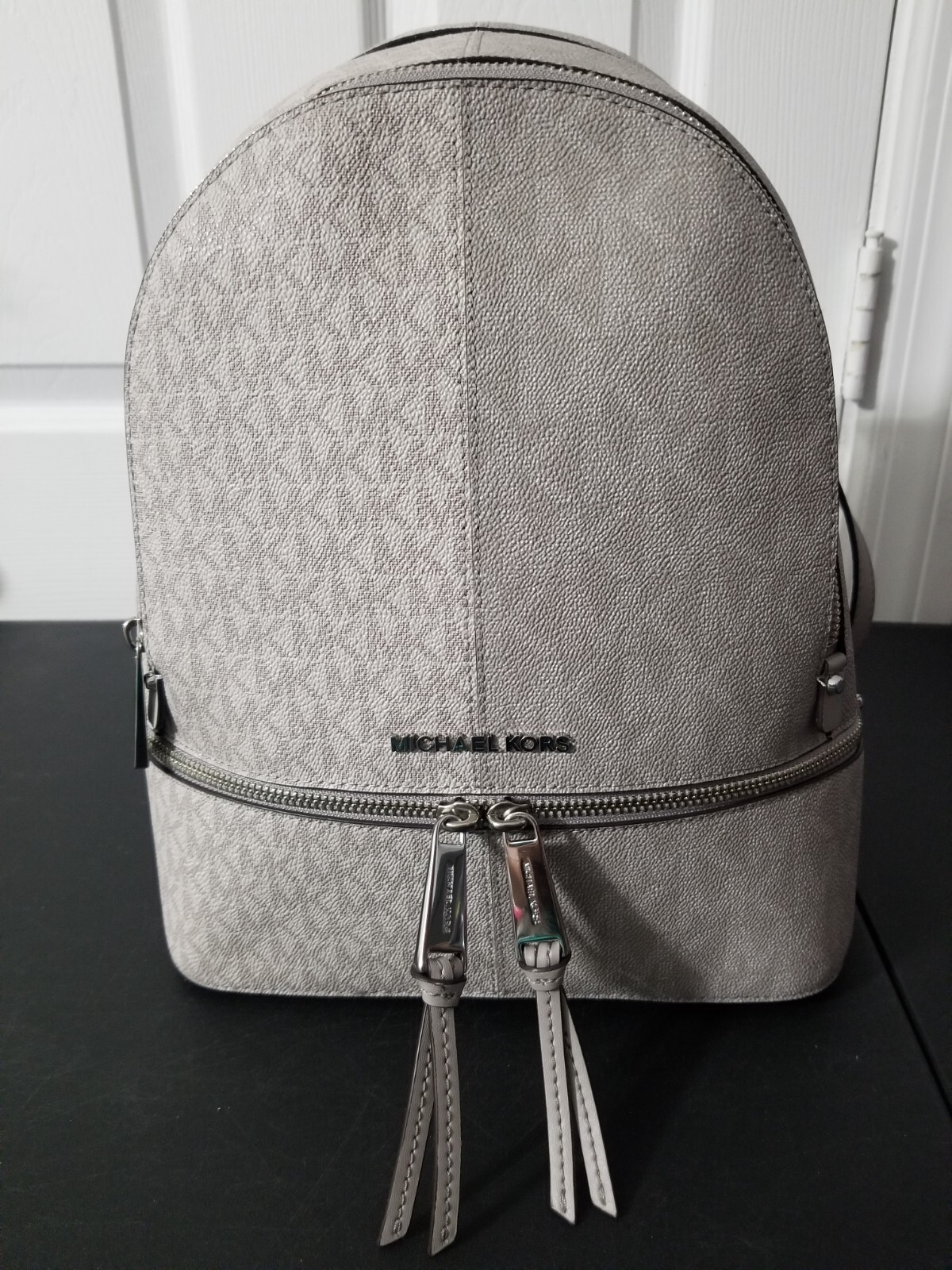 Michael Kors Rhea Zip Medium Backpack Aluminum/Pearl Gray | eBay Michael Kors Rhea Zip Medium Backpack Aluminum/Pearl Gray | eBay