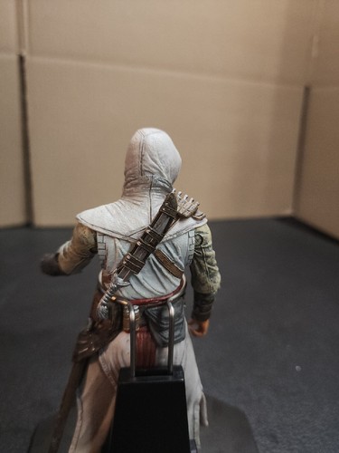 NECA Assassins Creed Altair 7' Player Select Action Figure with Weapons