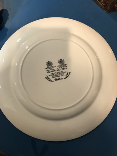 Blue Willow Dinner Plate (Made in England, Earthenware) JOHNSON BROs 1940-2003