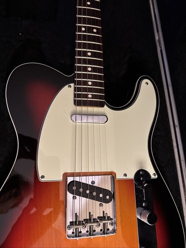 Genuine Fender Reissue American Vintage '62 Custom