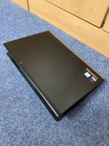 Toshiba ultrabook 2 in 1, Touch, SSD, 8 GB Ram, *TOP*