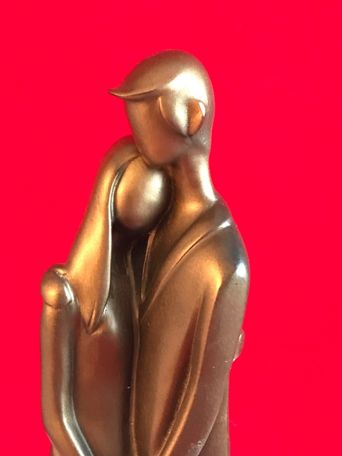 Loving Couple Holding Hands Bronze Resin 11
