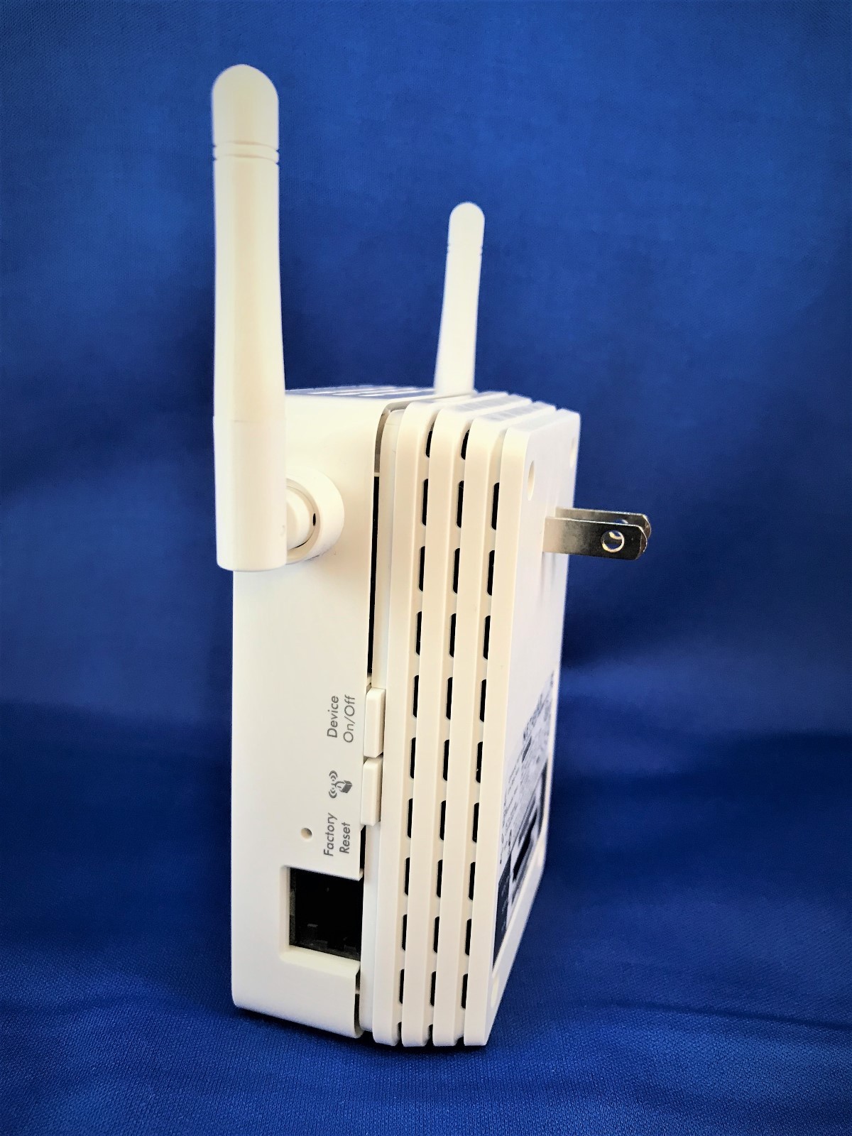 NETGEAR Range Extender Model WN3000RP V1H2