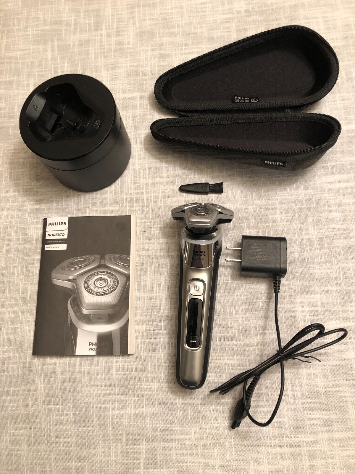 Philips Norelco Shaver S9985 Mens Silver Black Rechargeable Philips Norelco Shaver S9985 Mens Silver Black Rechargeable