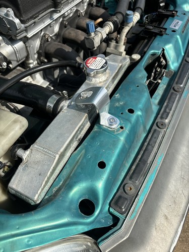 La storica Holden Commodore del '97, vincitrice del Bathurst 1000, va all'asta!