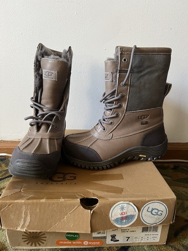 Pre-owned Ugg Adirondack Iii Women Size 7 In Gray