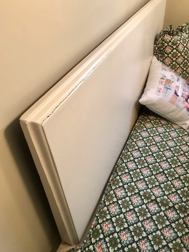 VINTAGE Breakfast Nook Table & 2 BENCHES~IVORY PAINTED WOOD~NICE