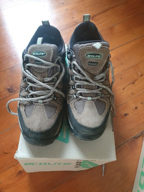 ecolite hiking boots