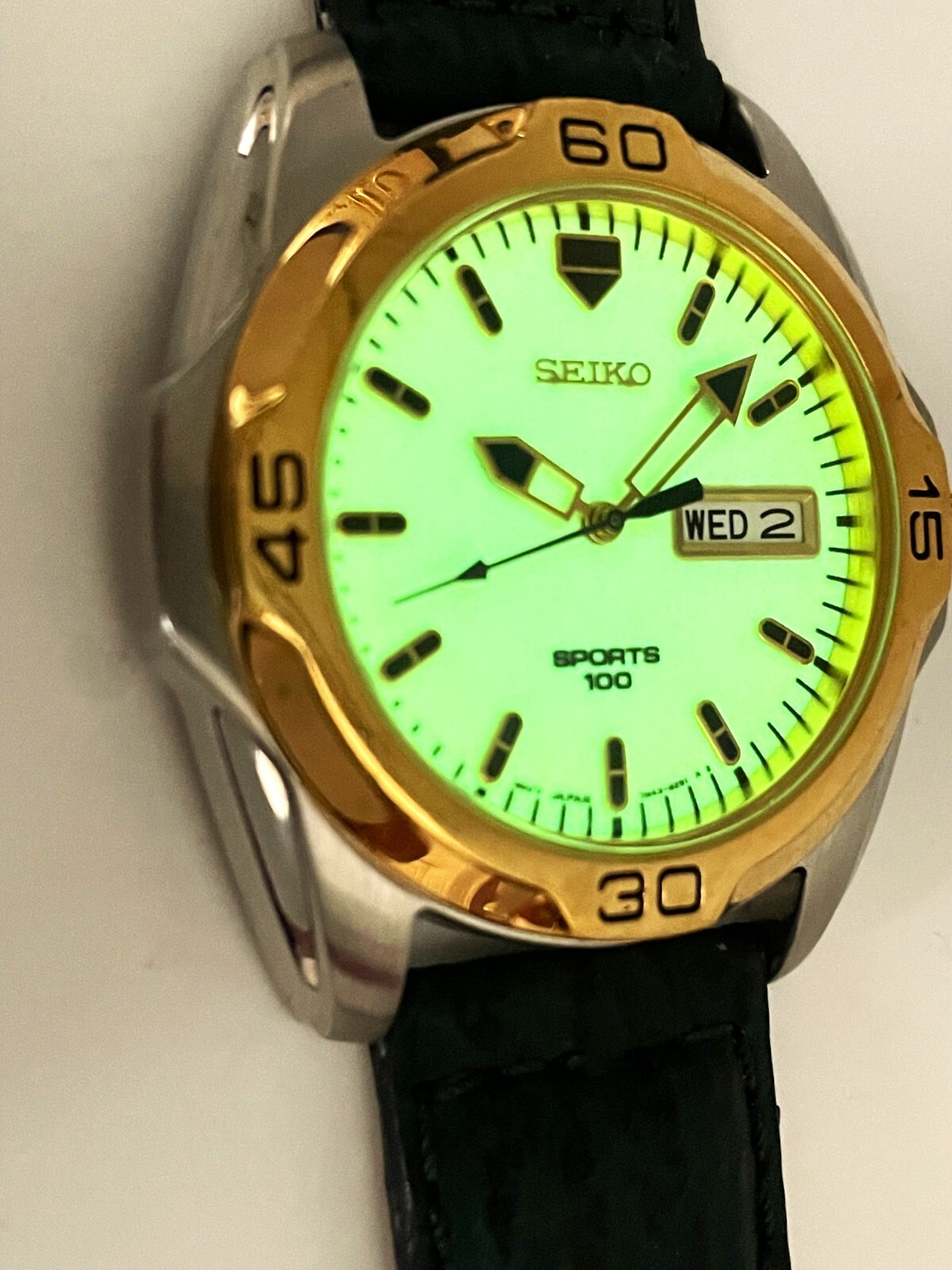 MEN'S NOT WORKING SEIKO SGF576 SPORTS 100 QUARTZ ANALOG WATCH 7N43-8189 MEN'S NOT WORKING SEIKO SGF576 SPORTS 100 QUARTZ ANALOG WATCH 7N43-8189
