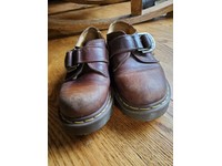 doc martens youth size 5