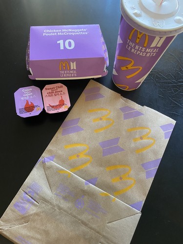 防弾少年団(BTS) - BTS x McDonald&#39;s COLLABORATION SAUCY PEN NEW Official BTS x McDonald's Saucy Pen Member Drawn