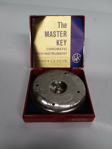 A-440 THE MASTER KEY CHROMATIC PITCH PIPE INSTRUMENT 13 KEYS WM.KRATT CO MK2-C