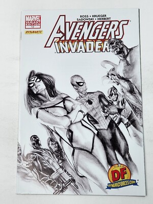 Avengers Invaders 12 Dynamic Forces Variant w/ COA Ltd 699 Copies 2009