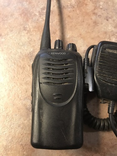 Pair Of Kenwood TK-3160 UHF Portable Two Way Radios - GUC - Working - No Charger