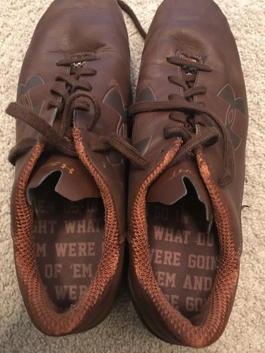 2017 USED TEAM ISSUED NOTRE DAME FOOTBALL UNDER ARMOUR KNUTE ROCKNE  CLEATS 13