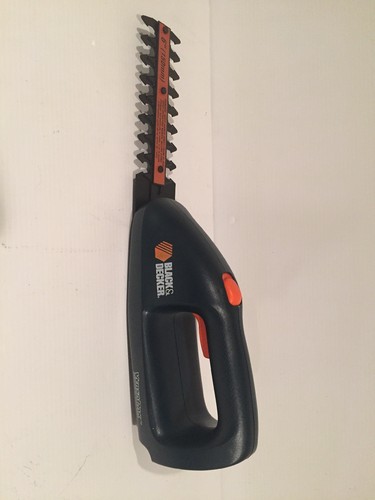 Black & Decker VersaPak VP650 Reciprocating Saw & VP410 Hedge Trimmer Pruner Set