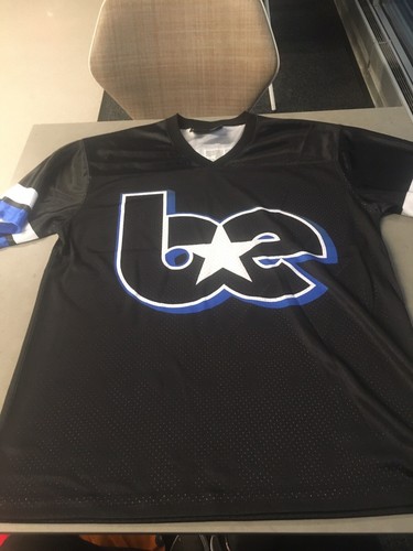 Pre-owned Red 2024 Billie Eilish Shirt Jersey Large Hit Me Hard And Soft Tour Short Sleeve In Noir
