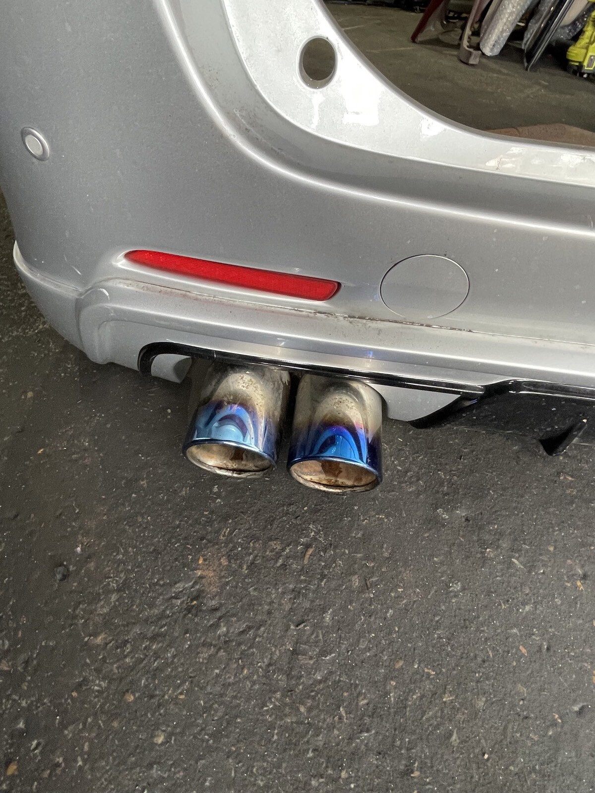 TOYOTA ALPHARD/ VELLFIRE GGH20 AFTERMARKET REAR BAR WITH EXHAUSTS - thumbnail 4