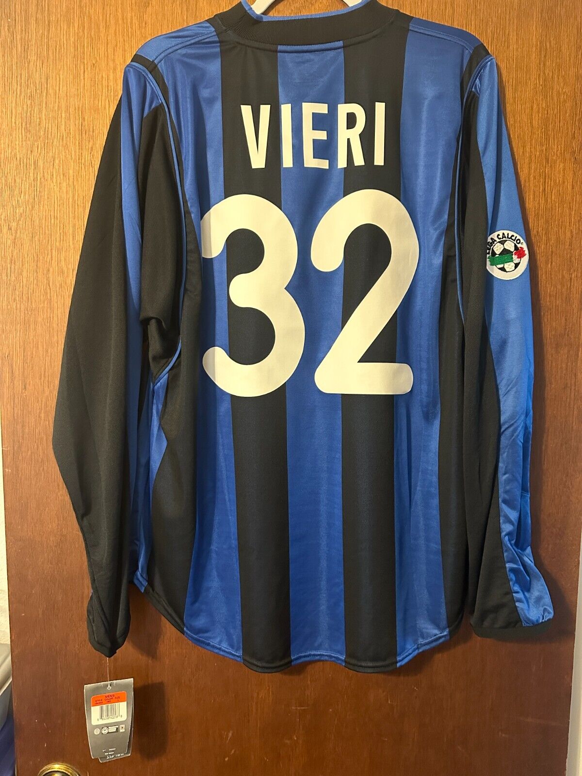 BNWT Original Inter 2000 2001 Long Sleeve #32 Vieri L shirt BNWT Original Inter 2000 2001 Long Sleeve #32 Vieri L shirt