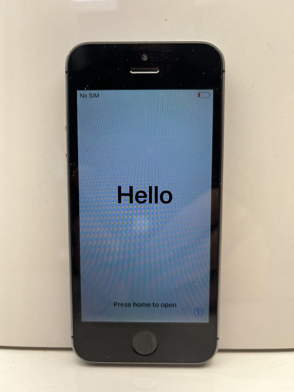 Apple iPhone 5 スペースグレー Refurbished Apple iPhone 5s 16GB 32GB Space Gray Rare iOS 8